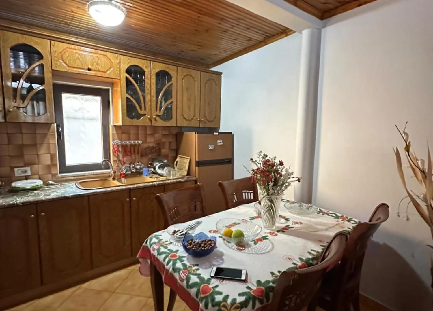 Emys Place Shkoder 0*,  Albania
